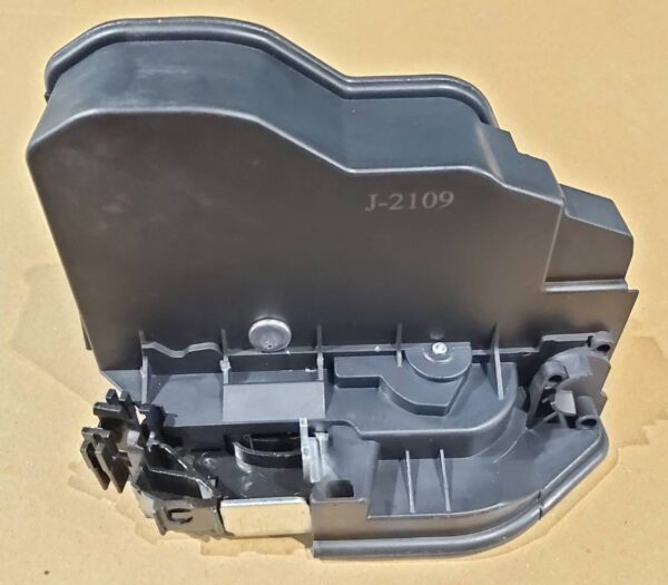 BMW S/1 E81/E87 2004.08 FECHADURA ELECT PORTA TRAS ESQ(5PIN)