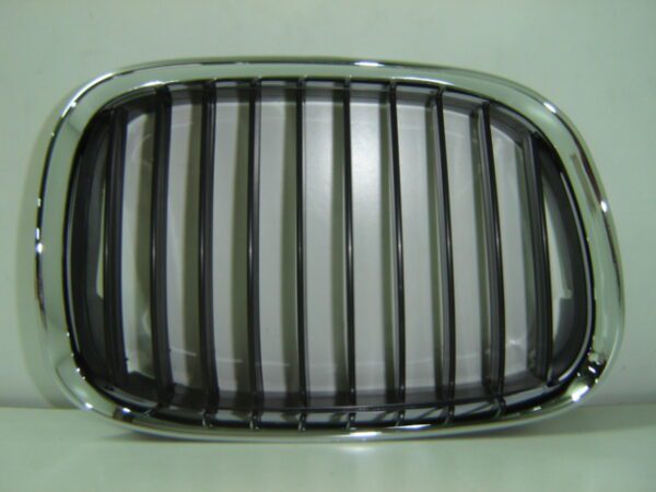 BMW E39 1995 REJILLA DERECHO