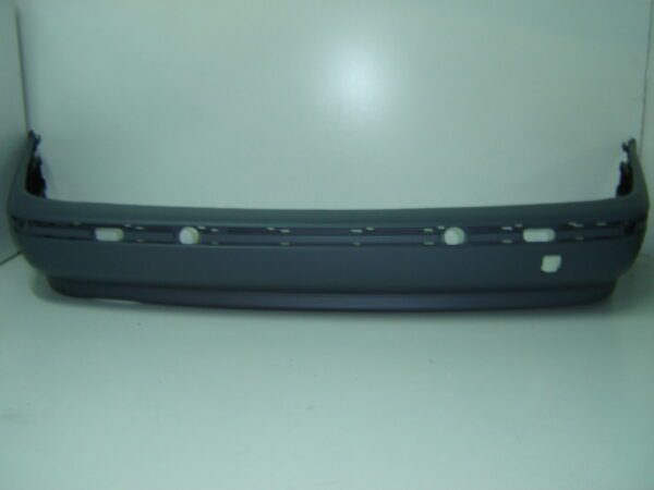 BMW E39 1995 PARAGOLPES TRASERO PREPARADO PARA PINTAR