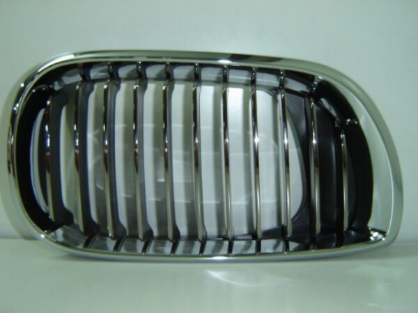 BMW E46 2001 REJILLA DERECHO CROMADO