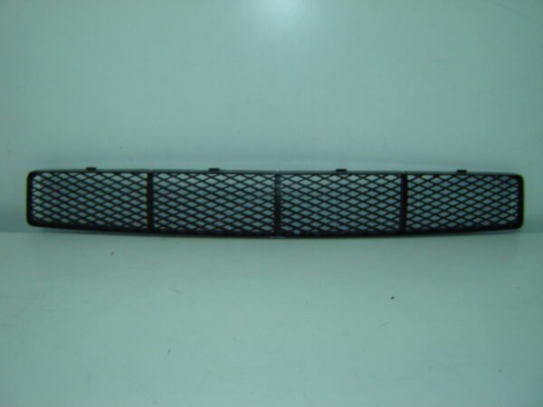 FORD FOCUS 1998 REJILLA PARAGOLPES FRONTAL CON ANTINIEBLA ( LOSAN )