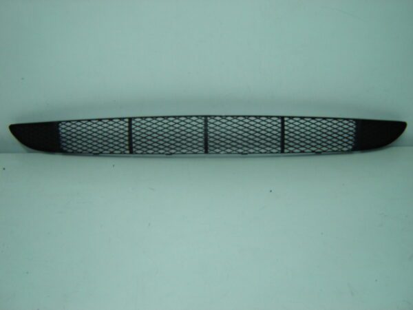 FORD FOCUS 1998 REJILLA PARAGOLPES FRONTAL SIN ANTINIEBLA ( LOSAN )