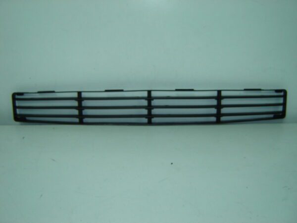 FORD FOCUS 1998 REJILLA PARAGOLPES FRONTAL CON HUECOS