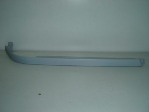 MERCEDES C W202 1993 1996 MOLDURA INFERIOR FARO DERECHO