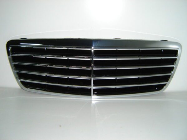 MERCEDES W210 1999 REJILLA ( AVANT RANCHERA GARDE )