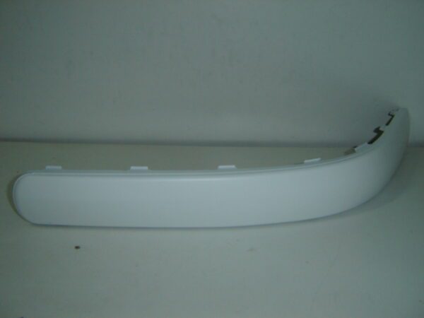 VOLKSWAGEN GOLF 1997 MOLDURA PARAGOLPES TRASERO DERECHO PREPARADO PARA PINTAR