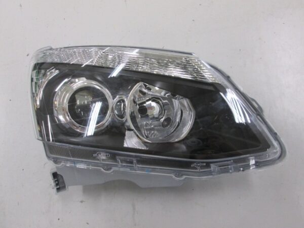 ISUZU D-MAX 2013 FARO DERECHO MAN-ELECTRICO INTERIOR NEGRO H11-HB3