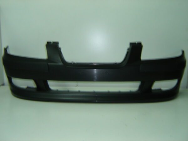 HYUNDAI MATRIX 2002 PARAGOLPES FRONTAL NEGRO CON ANTINIEBLA