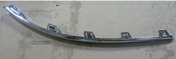 HYUNDAI I30 2007 MOLDURA PARAGOLPES FRONTAL DERECHO CROMADO ( SW(RANCHERA FAMILIAR) )