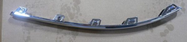 HYUNDAI I30 2007 MOLDURA PARAGOLPES FRONTAL IZQUIERDO CROMADO ( SW(RANCHERA FAMILIAR) )