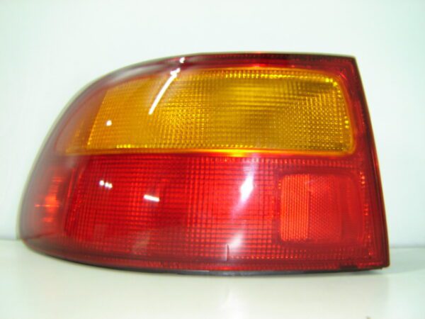 HONDA CIVIC 1992 PILOTO TRASERO IZQUIERDO ALETA TRASERA ( H-B ) 3 PUERTAS