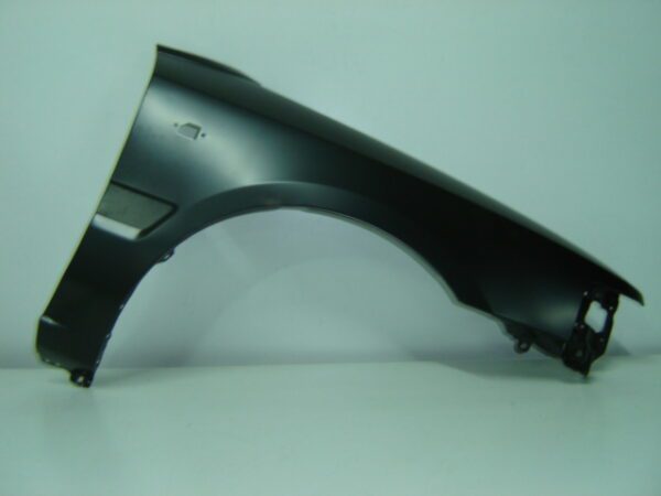 MAZDA 323 H-B 1990 ALETA FRONTAL DERECHO