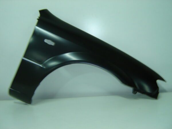MAZDA 323 2001 2003 ALETA FRONTAL DERECHO