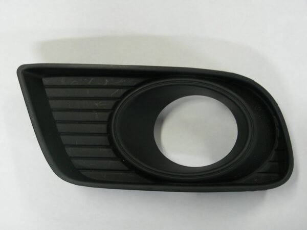 MAZDA BT 50 2009 REJILLA PARAGOLPES DELANTER. DCH CON AGUJERO