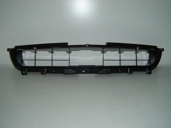 MITSUBISHI LANCER 2004 REJILLA PARAGOLPES FRONTAL
