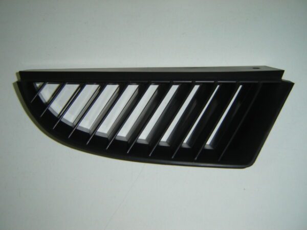 MITSUBISHI COLT 2004 REJILLA DERECHO