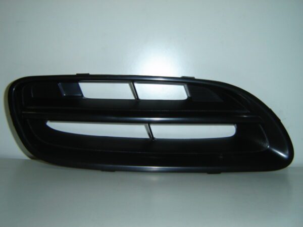 NISSAN MICRA 1998 REJILLA DERECHO NEGRO