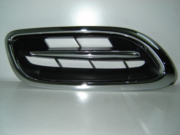 NISSAN MICRA 2000 REJILLA DERECHO NEGRO-CROMADO