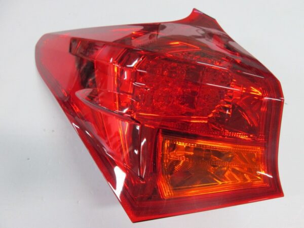 TOYOTA AURIS 13-*PILOTO TRASERO IZQUIERDO Q LED(KOITO)