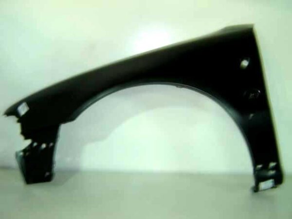AUDI A4 1996 1998 ALETA FRONTAL IZQUIERDO 4HUECO ( PISC-EMBLE-FRI-EMB )